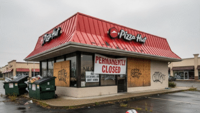 pizza hut restaurants closing